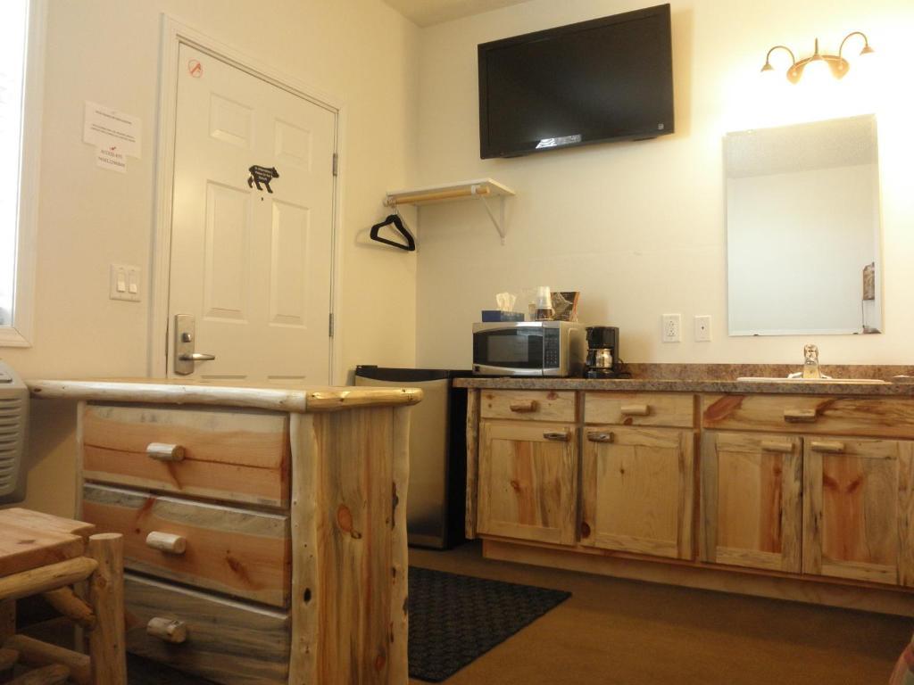 Bear'S Den Lodge Shaunavon Ruang foto