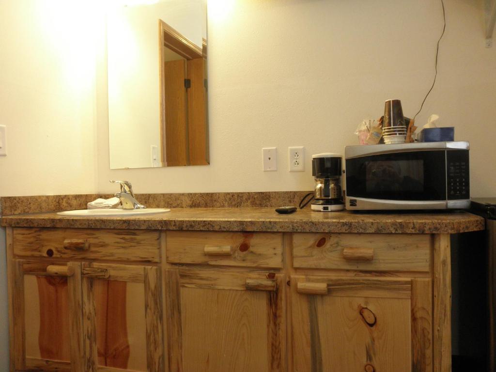 Bear'S Den Lodge Shaunavon Ruang foto