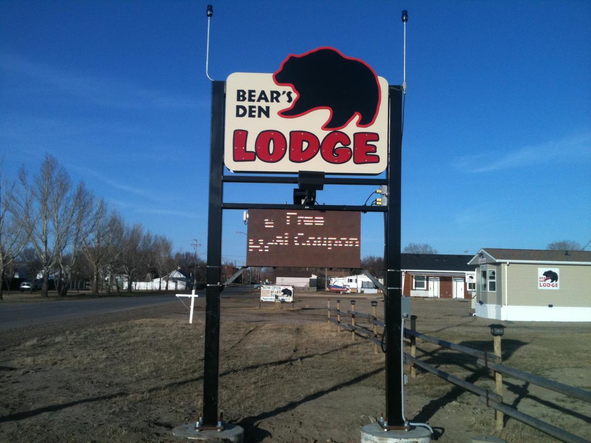 Bear'S Den Lodge Shaunavon Bagian luar foto