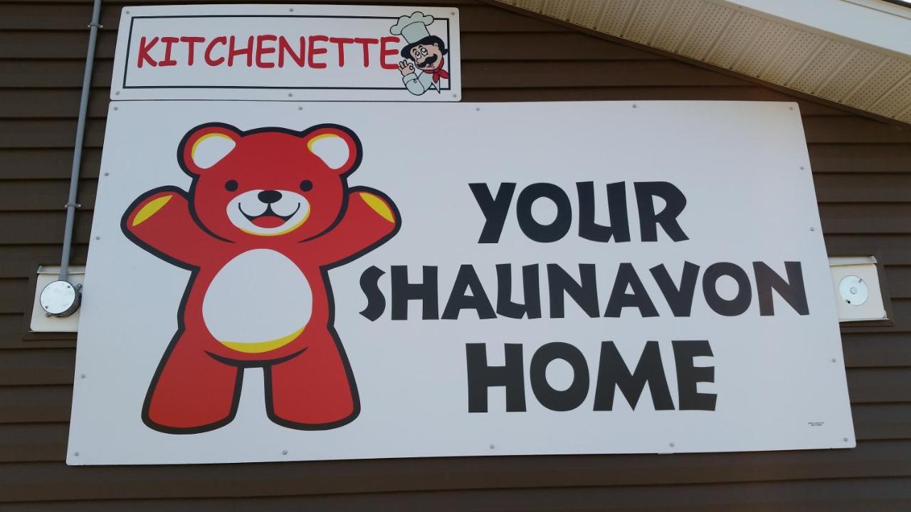 Bear'S Den Lodge Shaunavon Bagian luar foto
