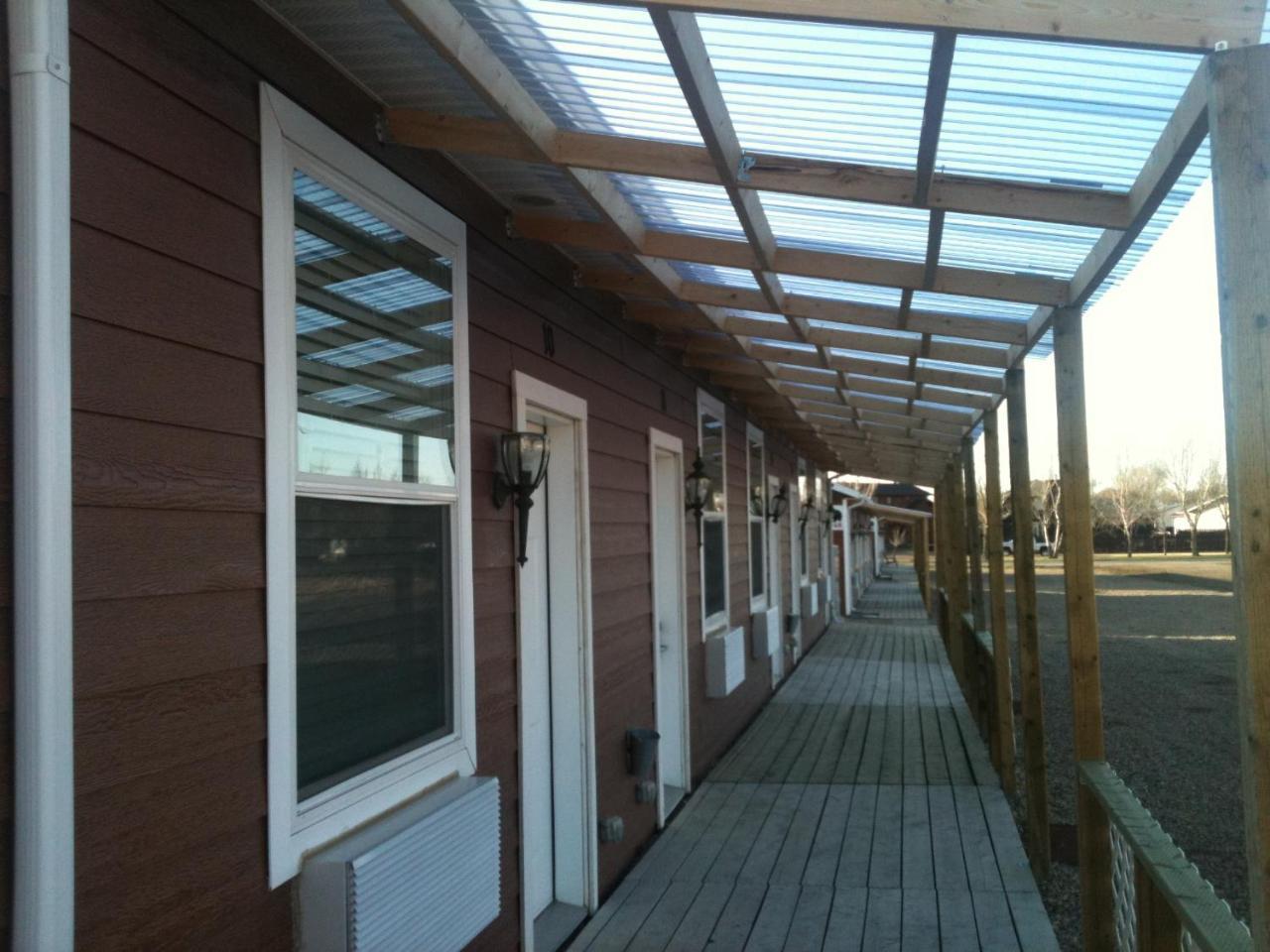 Bear'S Den Lodge Shaunavon Bagian luar foto