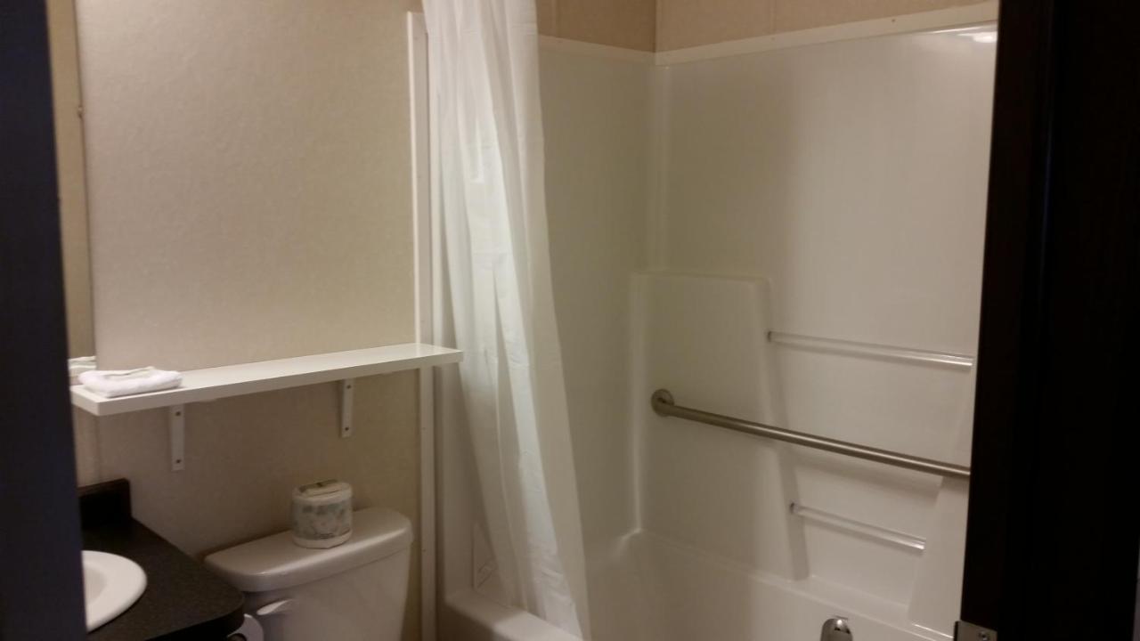 Bear'S Den Lodge Shaunavon Bagian luar foto
