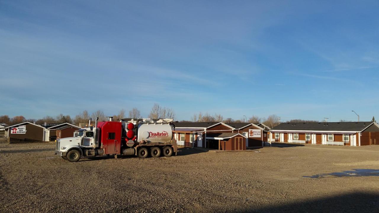 Bear'S Den Lodge Shaunavon Bagian luar foto