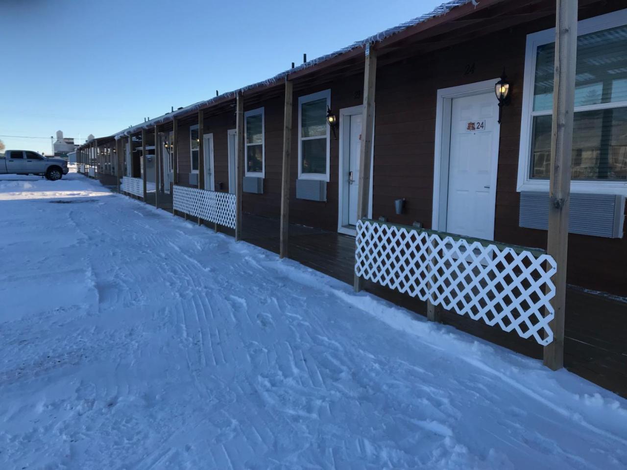 Bear'S Den Lodge Shaunavon Bagian luar foto