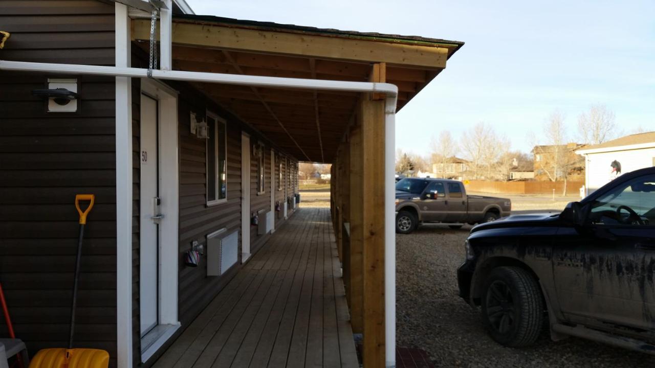 Bear'S Den Lodge Shaunavon Bagian luar foto